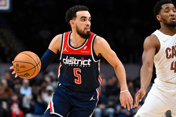 Suns fill PG void, add Tyus Jones on 1-year deal